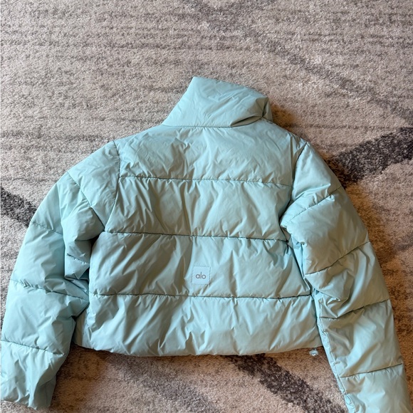 Alo Yoga Women's Light Crop Blue Puffer Jacket - new never used no tags size S - Picture 6 of 6